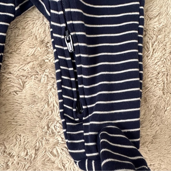 Carter’s sleep and play, 2 way zip - NWOT - 6 month - Picture 2 of 5